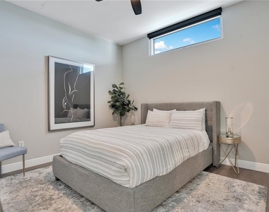 525 E Jackson Street - Photo Thumbnail 30