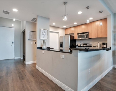 525 E Jackson Street - Photo Thumbnail 10