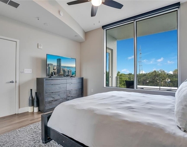 525 E Jackson Street - Photo Thumbnail 26