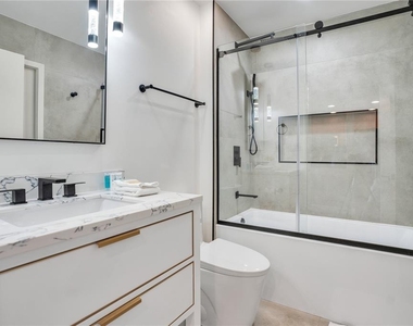 525 E Jackson Street - Photo Thumbnail 32