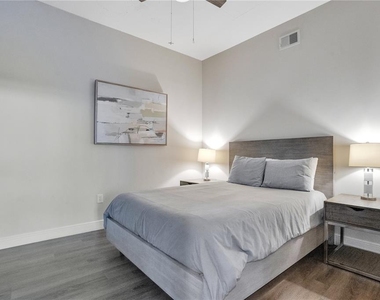 525 E Jackson Street - Photo Thumbnail 34