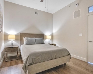 525 E Jackson Street - Photo Thumbnail 35