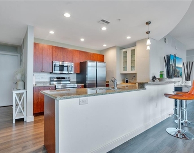 525 E Jackson Street - Photo Thumbnail 13