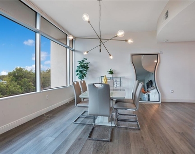 525 E Jackson Street - Photo Thumbnail 17