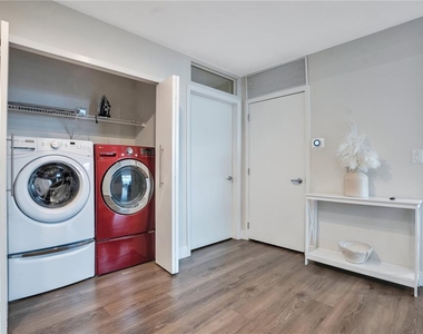 525 E Jackson Street - Photo Thumbnail 39