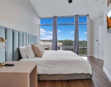 525 E Jackson Street - Photo Thumbnail 29