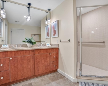 525 E Jackson Street - Photo Thumbnail 30