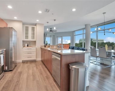525 E Jackson Street - Photo Thumbnail 10