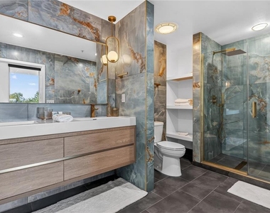 525 E Jackson Street - Photo Thumbnail 31