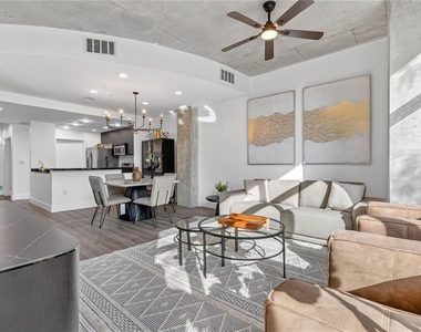 525 E Jackson Street - Photo Thumbnail 24