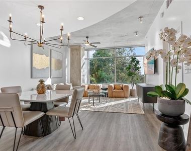 525 E Jackson Street - Photo Thumbnail 16