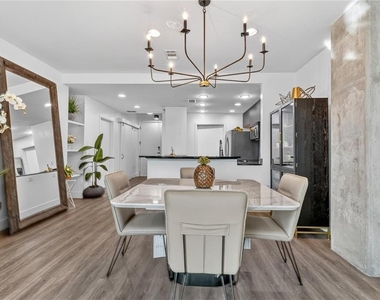 525 E Jackson Street - Photo Thumbnail 17