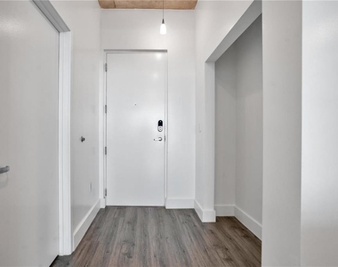 525 E Jackson Street - Photo Thumbnail 5