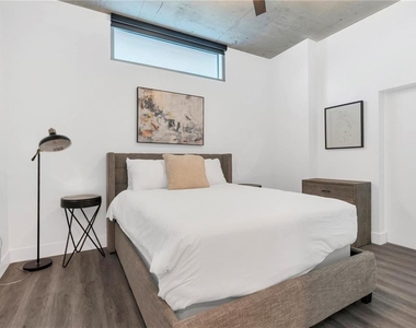 525 E Jackson Street - Photo Thumbnail 34