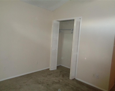 2125 River Park Boulevard - Photo Thumbnail 12