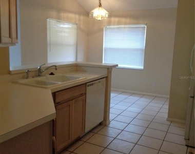 2125 River Park Boulevard - Photo Thumbnail 4