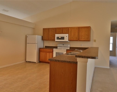 1386 Fallwood Drive - Photo Thumbnail 6