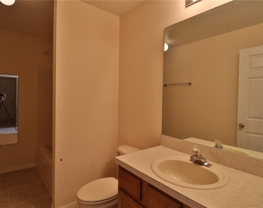 1386 Fallwood Drive - Photo Thumbnail 7