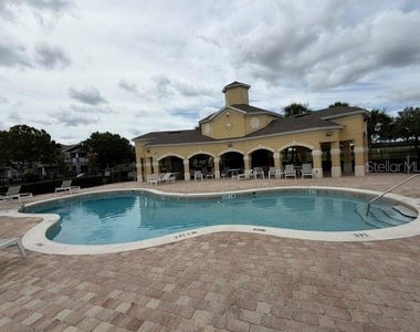 9118 Sabal Pine Way - Photo Thumbnail 21
