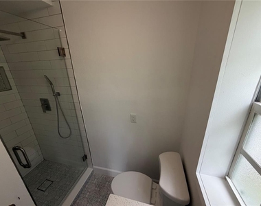 9118 Sabal Pine Way - Photo Thumbnail 15
