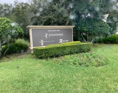 9118 Sabal Pine Way - Photo Thumbnail 18