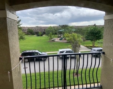 9118 Sabal Pine Way - Photo Thumbnail 12