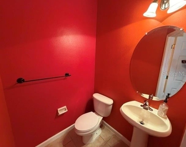 9118 Sabal Pine Way - Photo Thumbnail 4