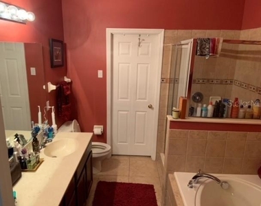 9118 Sabal Pine Way - Photo Thumbnail 5