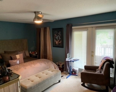 9118 Sabal Pine Way - Photo Thumbnail 11