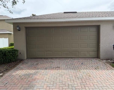 9118 Sabal Pine Way - Photo Thumbnail 18