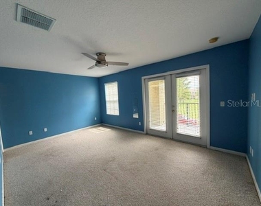 9118 Sabal Pine Way - Photo Thumbnail 10