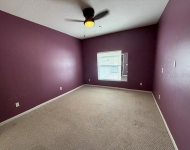 9118 Sabal Pine Way - Photo Thumbnail 6