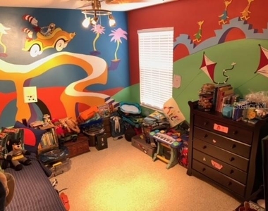 9118 Sabal Pine Way - Photo Thumbnail 9