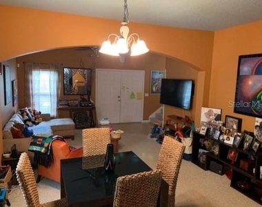 9118 Sabal Pine Way - Photo Thumbnail 1