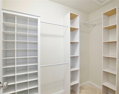 3924 Plainview Drive - Photo Thumbnail 14