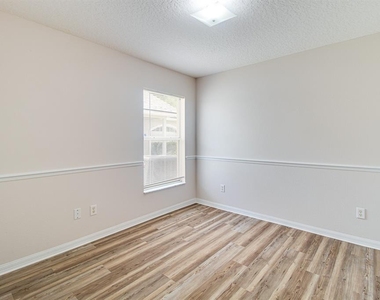 19756 Glen Elm Way - Photo Thumbnail 17