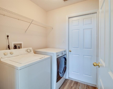 19756 Glen Elm Way - Photo Thumbnail 11