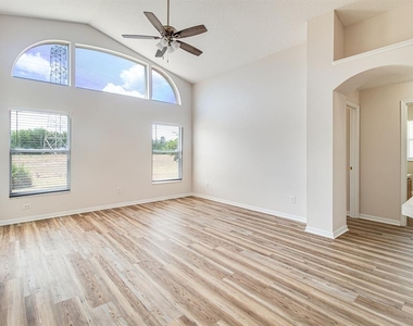 19756 Glen Elm Way - Photo Thumbnail 12