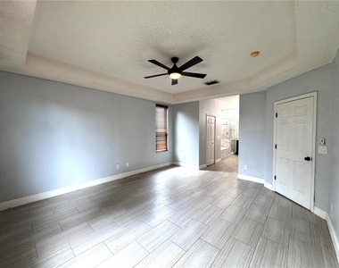 5004 Marbella Isle Drive - Photo Thumbnail 17