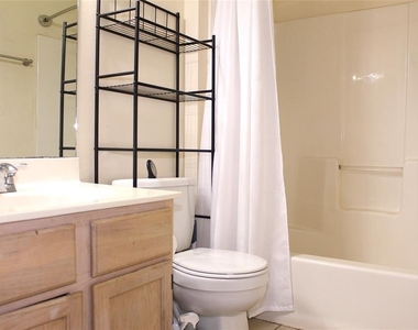 3036 Dellcrest Place - Photo Thumbnail 9