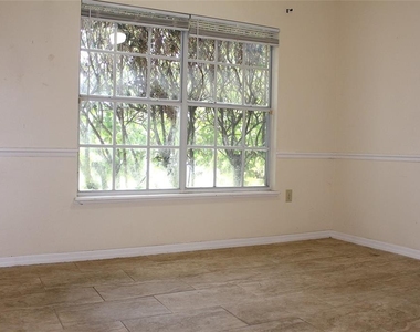 3036 Dellcrest Place - Photo Thumbnail 8