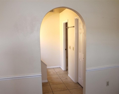 3036 Dellcrest Place - Photo Thumbnail 7