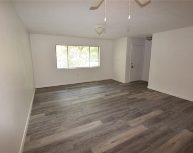 908 Sumter Street - Photo Thumbnail 5