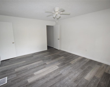 908 Sumter Street - Photo Thumbnail 22