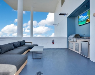 525 E Jackson Street - Photo Thumbnail 31