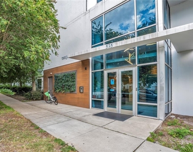525 E Jackson Street - Photo Thumbnail 1
