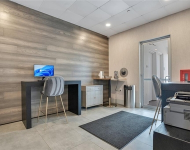 525 E Jackson Street - Photo Thumbnail 29