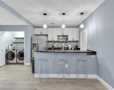 525 E Jackson Street - Photo Thumbnail 13