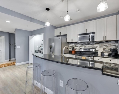 525 E Jackson Street - Photo Thumbnail 14