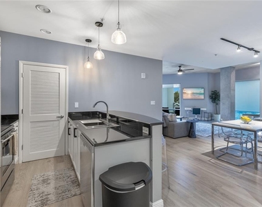 525 E Jackson Street - Photo Thumbnail 12
